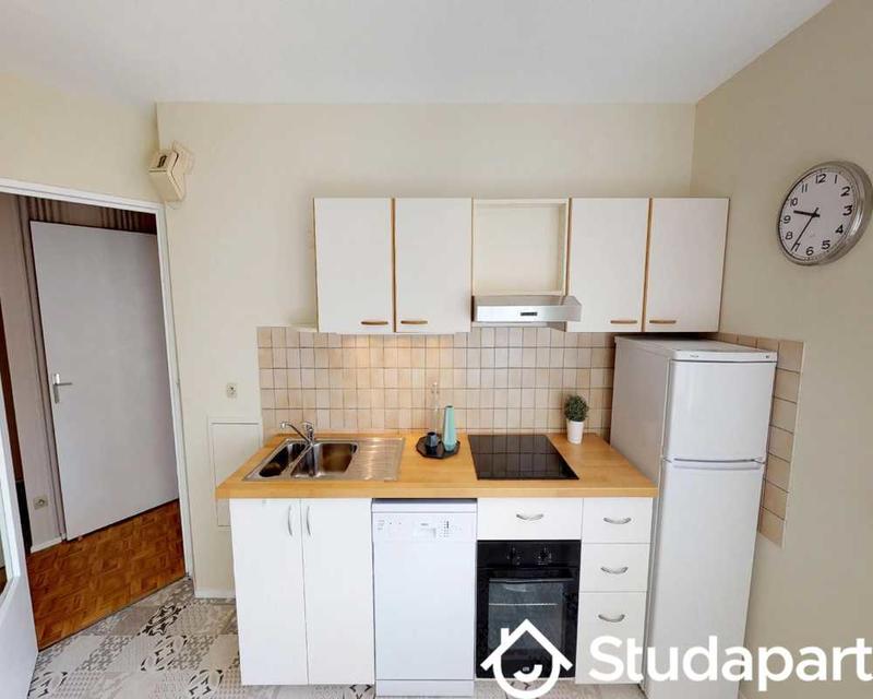 Chambre - 70 m² - 1 pièce