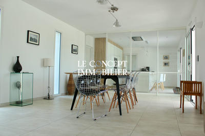 Maison contemporaine - 220 m² - 6 pièces