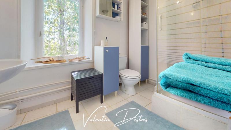 Maison - 209 m² - 9 pièces