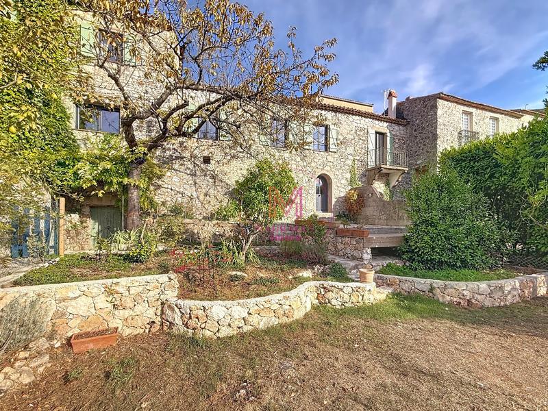 Maison - 100 m² - 6 pièces