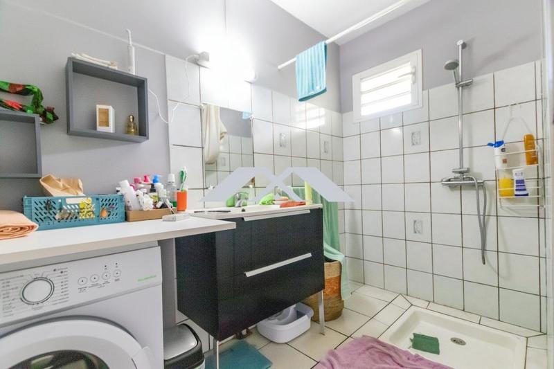 Maison - 250 m² - 9 pièces