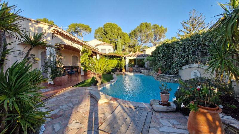 Maison - 138 m² - 5 pièces