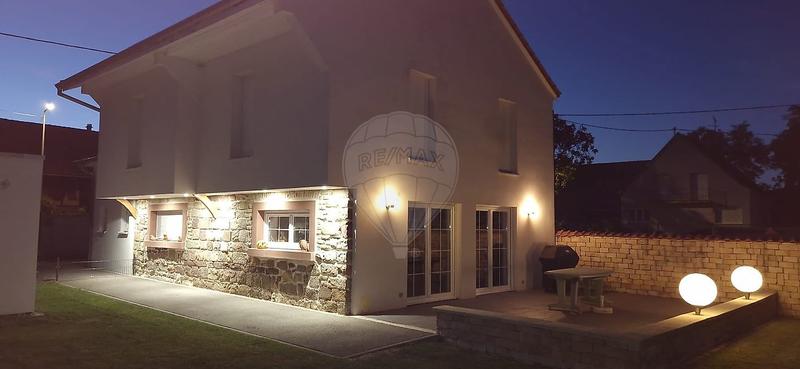Maison - 140 m² - 5 pièces