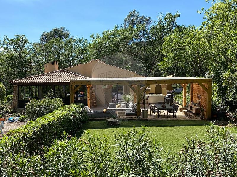 Propriété - 164 m² - 5 pièces