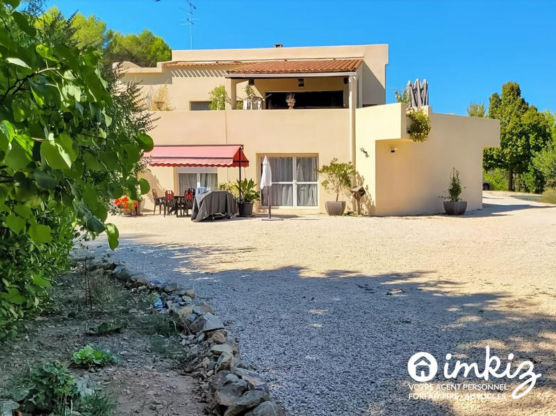 Maison - 307 m² - 15 pièces