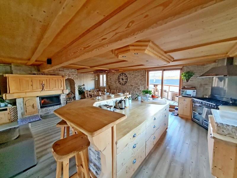 Châlet - 218 m² - 11 pièces