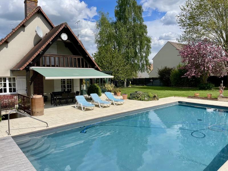 Maison - 213 m² - 7 pièces