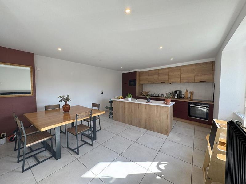 Maison - 93 m² - 4 pièces