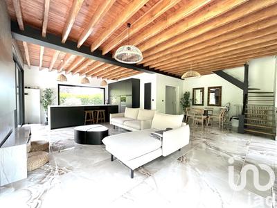 Maison - 204 m² - 7 pièces