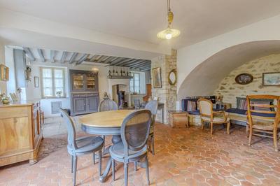 Maison - 241 m² - 7 pièces