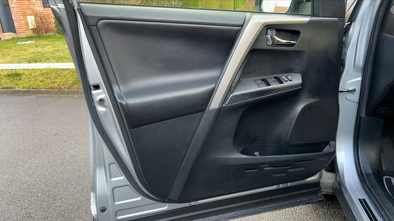 Toyota Rav4 2.5 VVTi 197 Hybrid 2wd e-Cvt Silver Édition - Première main Automatique