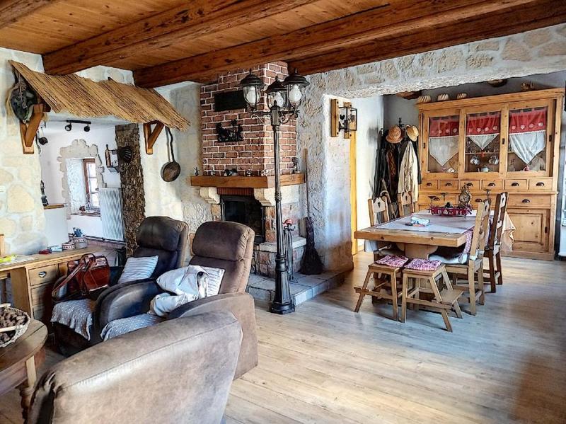 Maison - 380 m² - 12 pièces