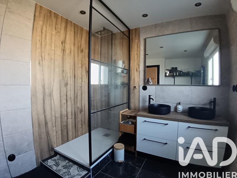 Maison - 216 m² - 6 pièces