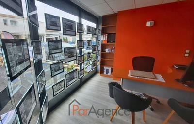 Local commercial - 146 m² - 7 pièces