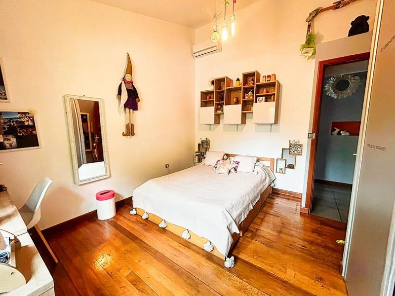 Villa - 300 m² - 6 pièces