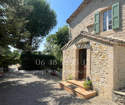 Mas - 242 m² - 8 pièces