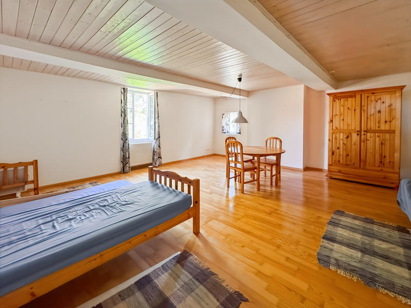 Maison - 234 m² - 9 pièces