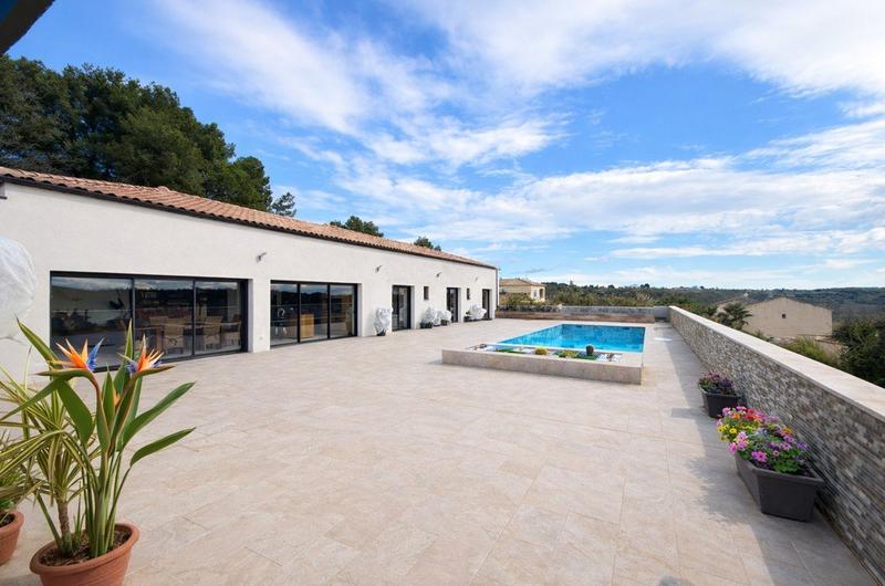 Villa - 293 m² - 8 pièces