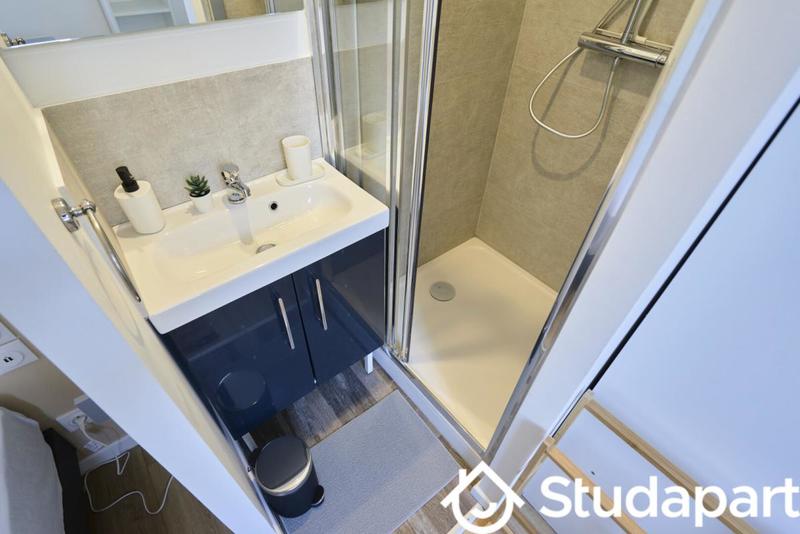 Chambre - 9 m² - 1 pièce