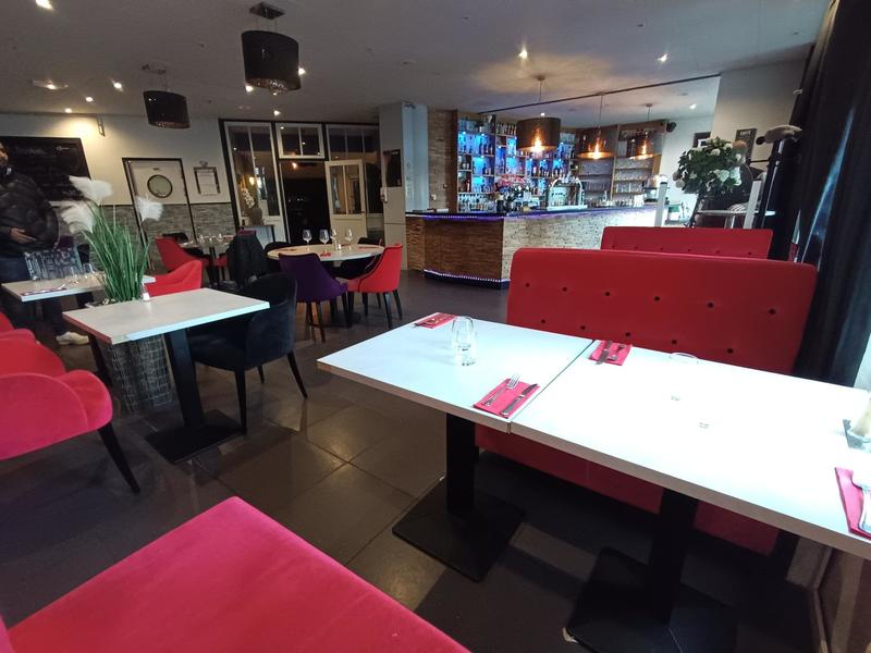 Local commercial - 310 m² - 7 pièces