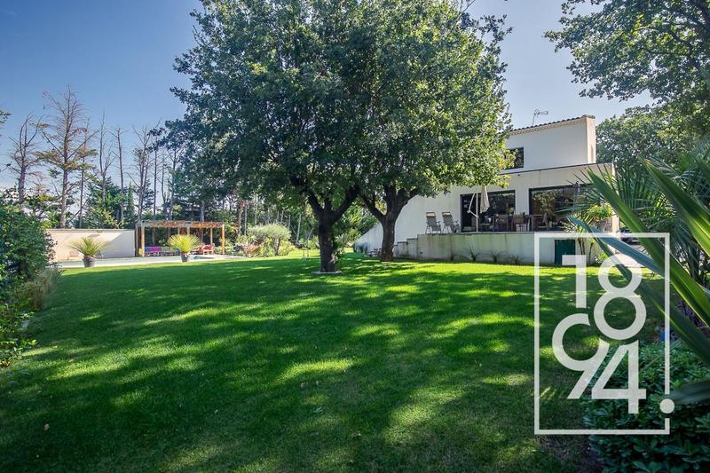 Villa - 230 m² - 6 pièces