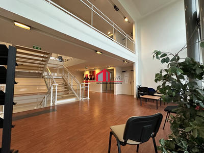 Bureau - 1 461 m²