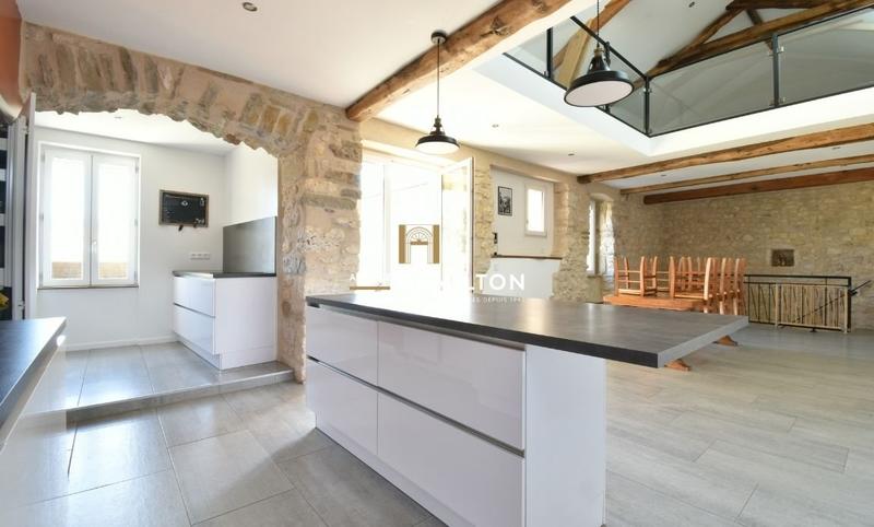 Corps de ferme - 290 m² - 11 pièces