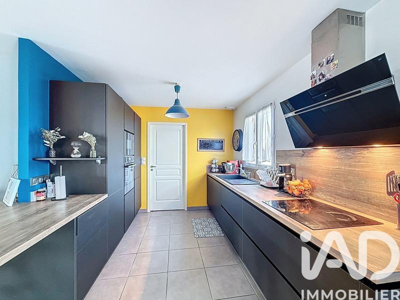 Maison - 93 m² - 5 pièces