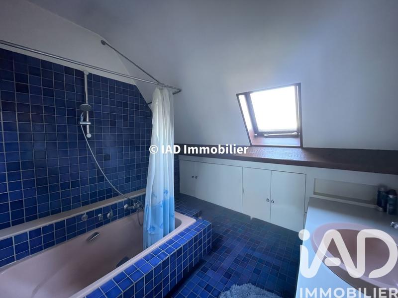 Maison - 218 m² - 9 pièces