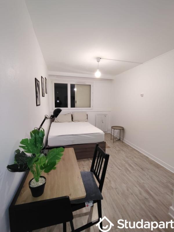 Chambre - 11 m² - 1 pièce