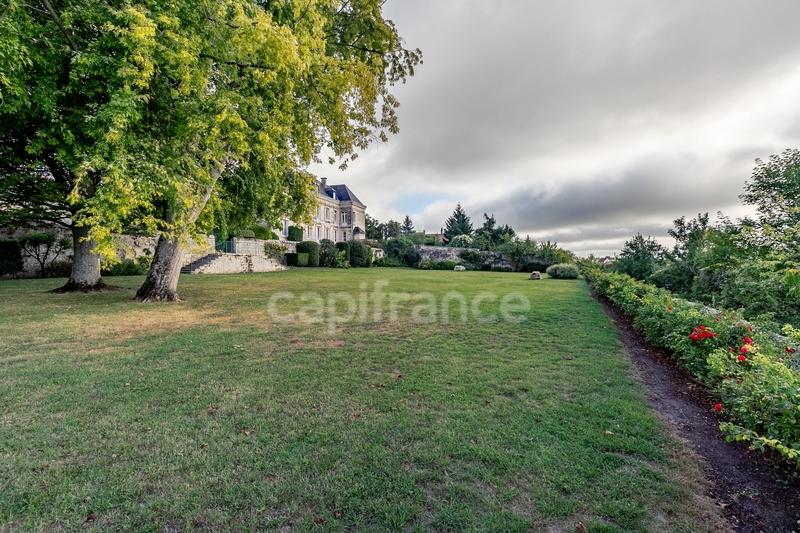 Maison de maîtres - 420 m² - 11 pièces