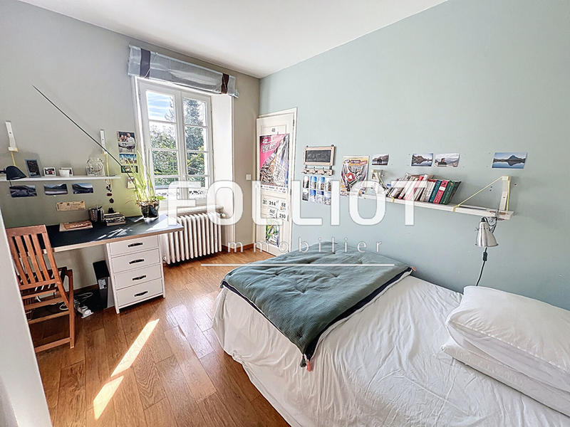 Maison - 198 m² - 10 pièces