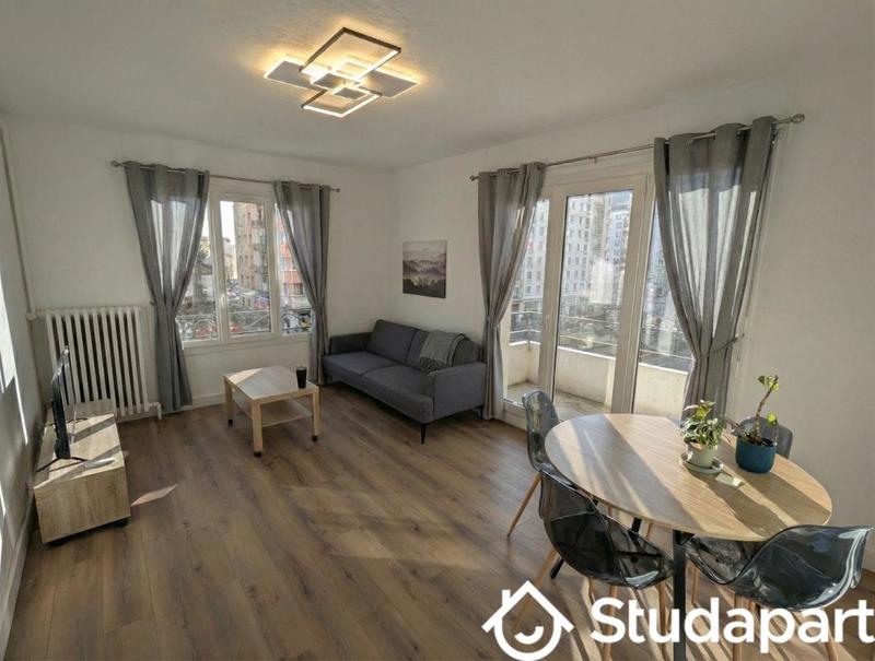 Chambre - 14 m² - 1 pièce