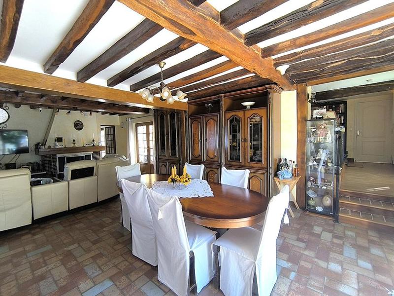 Maison - 223 m² - 8 pièces