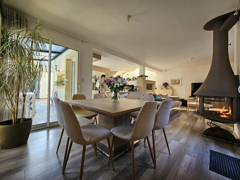 Maison - 102 m² - 5 pièces