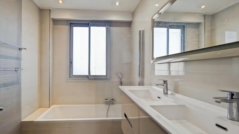 Appartement - 100 m² - 4 pièces