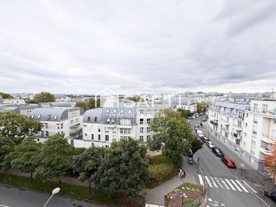 Appartement - 85 m² - 5 pièces