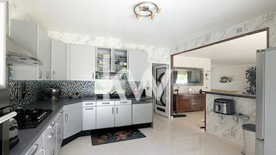 Maison - 193 m² - 7 pièces