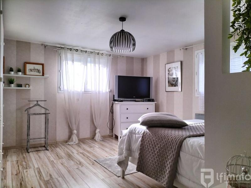 Propriété - 208 m² - 7 pièces