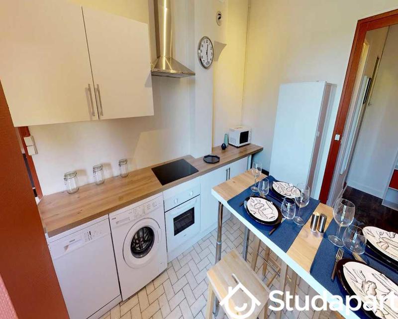 Chambre - 80 m² - 1 pièce