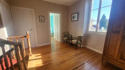 Maison - 190 m² - 8 pièces