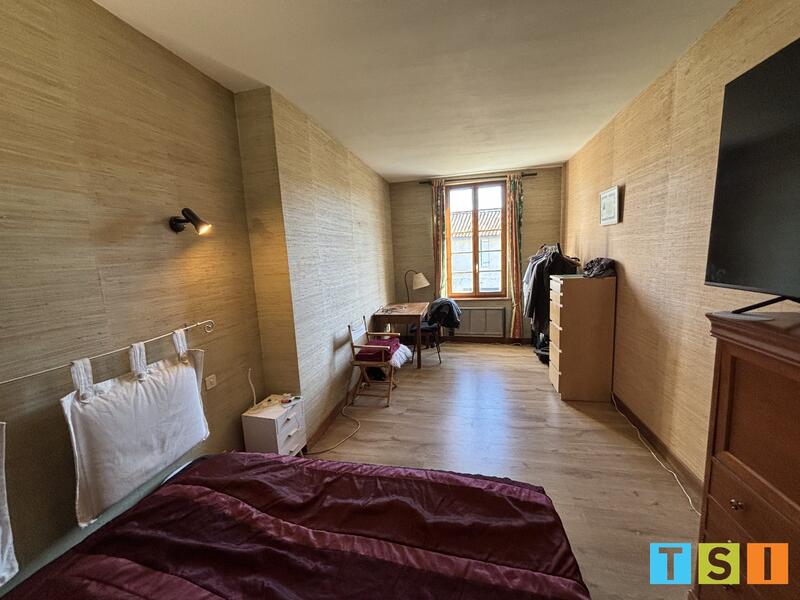 Maison - 268 m² - 7 pièces