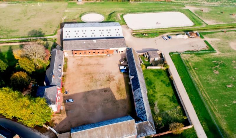 Maison - 358 m² - 12 pièces