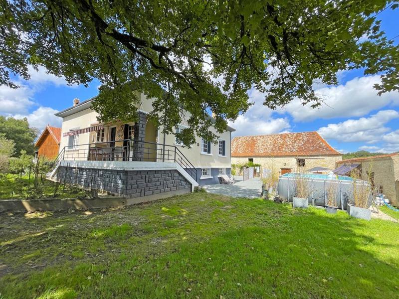 Maison - 281 m² - 7 pièces