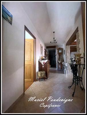 Maison - 212 m² - 8 pièces