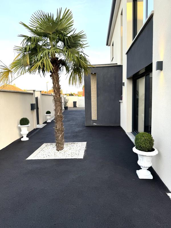 Maison - 220 m² - 9 pièces