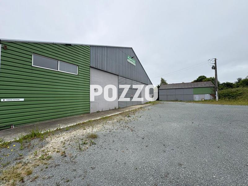Local d'activité / Entrepôt - 1 700 m² - 5 pièces