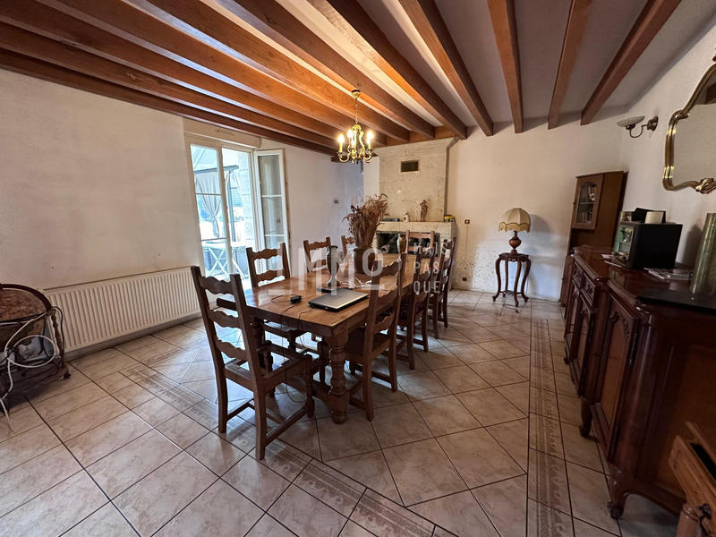 Maison - 220 m² - 8 pièces