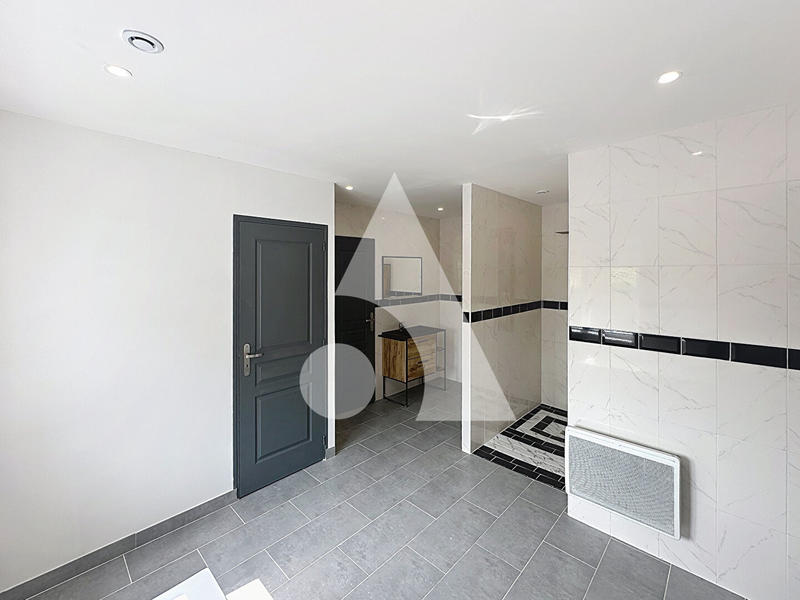 Maison - 180 m² - 6 pièces