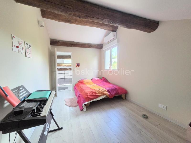 Villa - 227 m² - 8 pièces